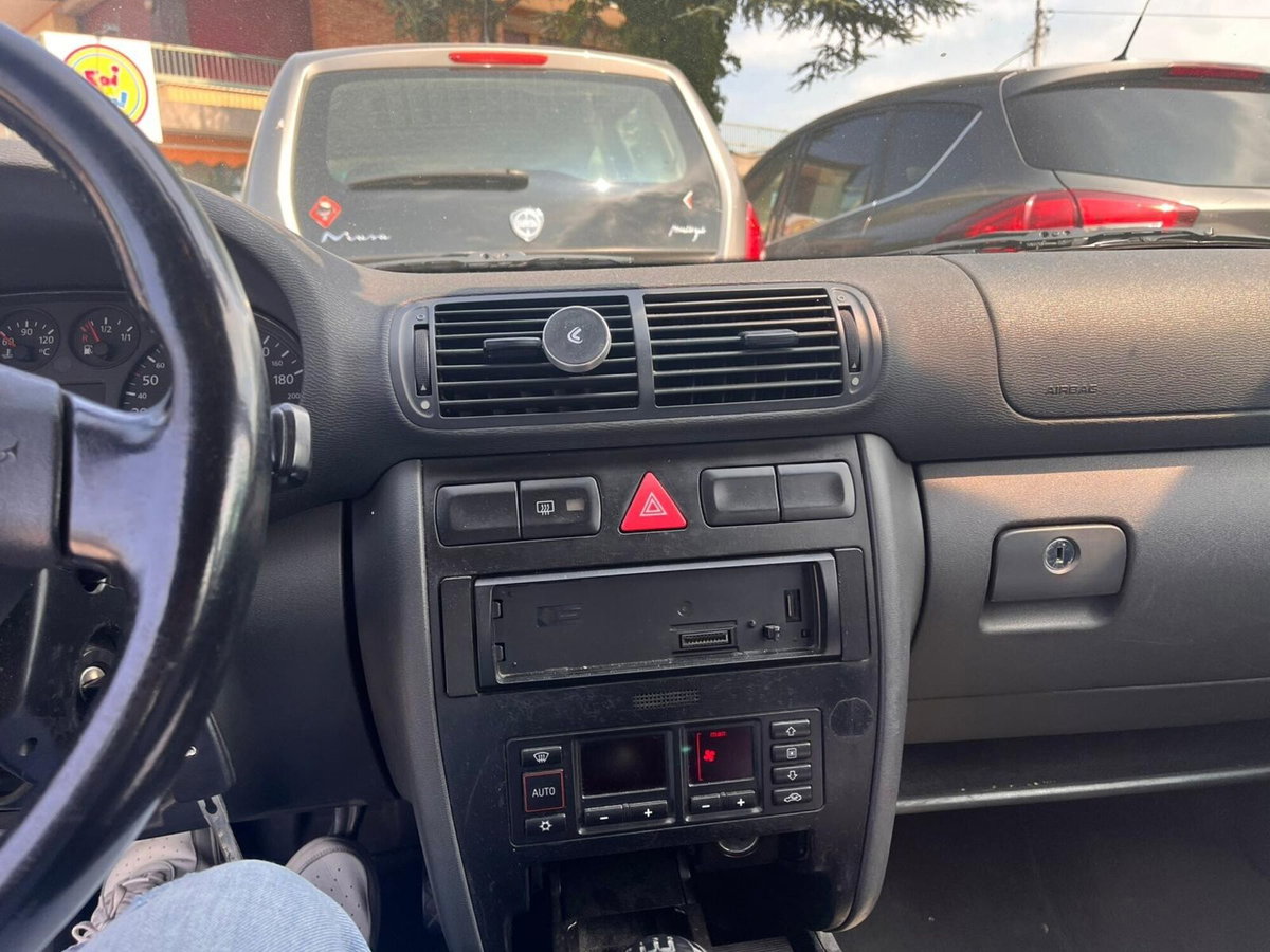 Audi A3 1.9 TDI/110 CV cat 3p. Ambition (8)