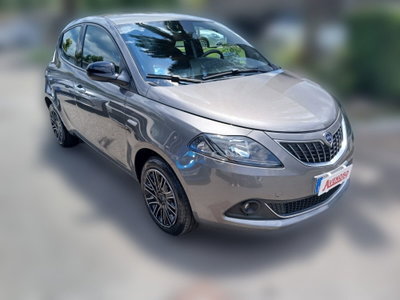 Lancia Ypsilon 1.0 FireFly 5 porte S&S Hybrid Gold Plus (2)
