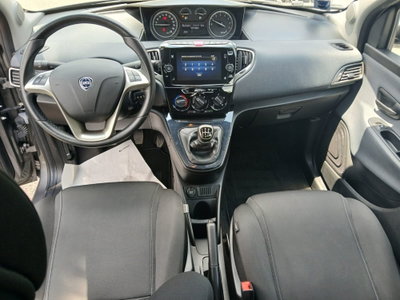 Lancia Ypsilon 1.0 FireFly 5 porte S&S Hybrid Gold Plus (5)