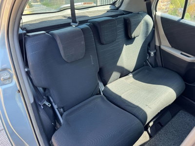 Toyota Yaris 1.D-4D 5 porte Sol (13)