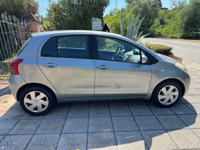 Toyota Yaris 1.D-4D 5 porte Sol (7)