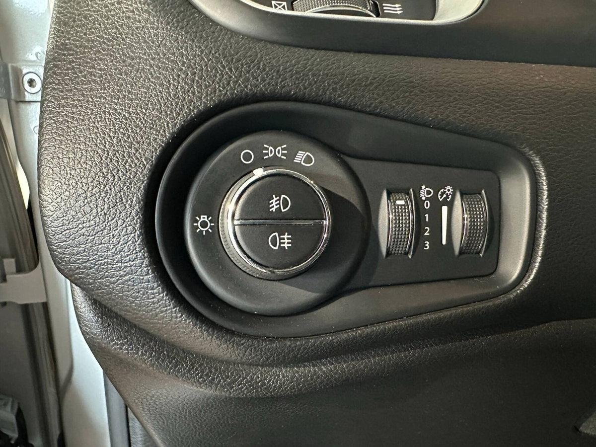 Jeep Renegade 1.6 Mjt DDCT 120 CV Longitude (11)