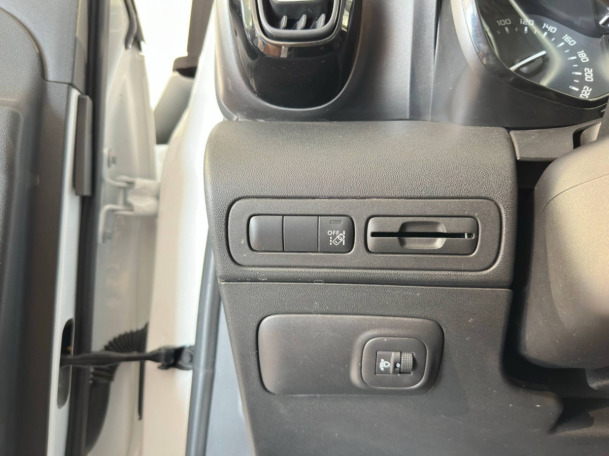 Citroen C3 Aircross BlueHDi 110 S&S Feel (11)