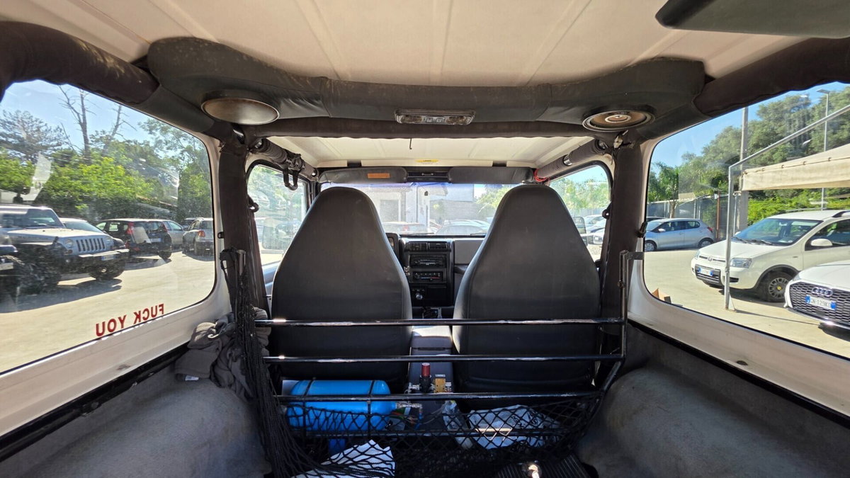 Jeep Wrangler 4.0 cat Hard top (EU) (13)