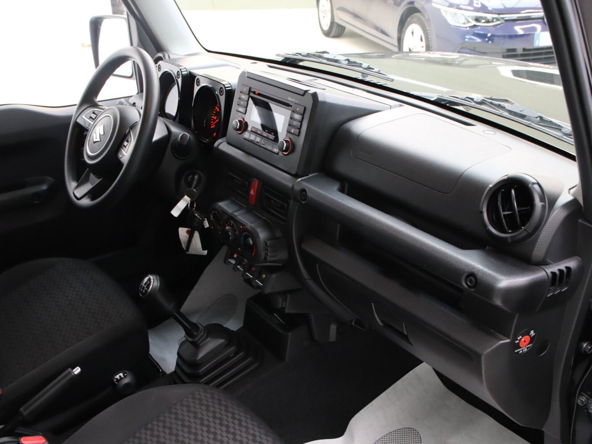 Suzuki Jimny 1.5 5MT Top (11)