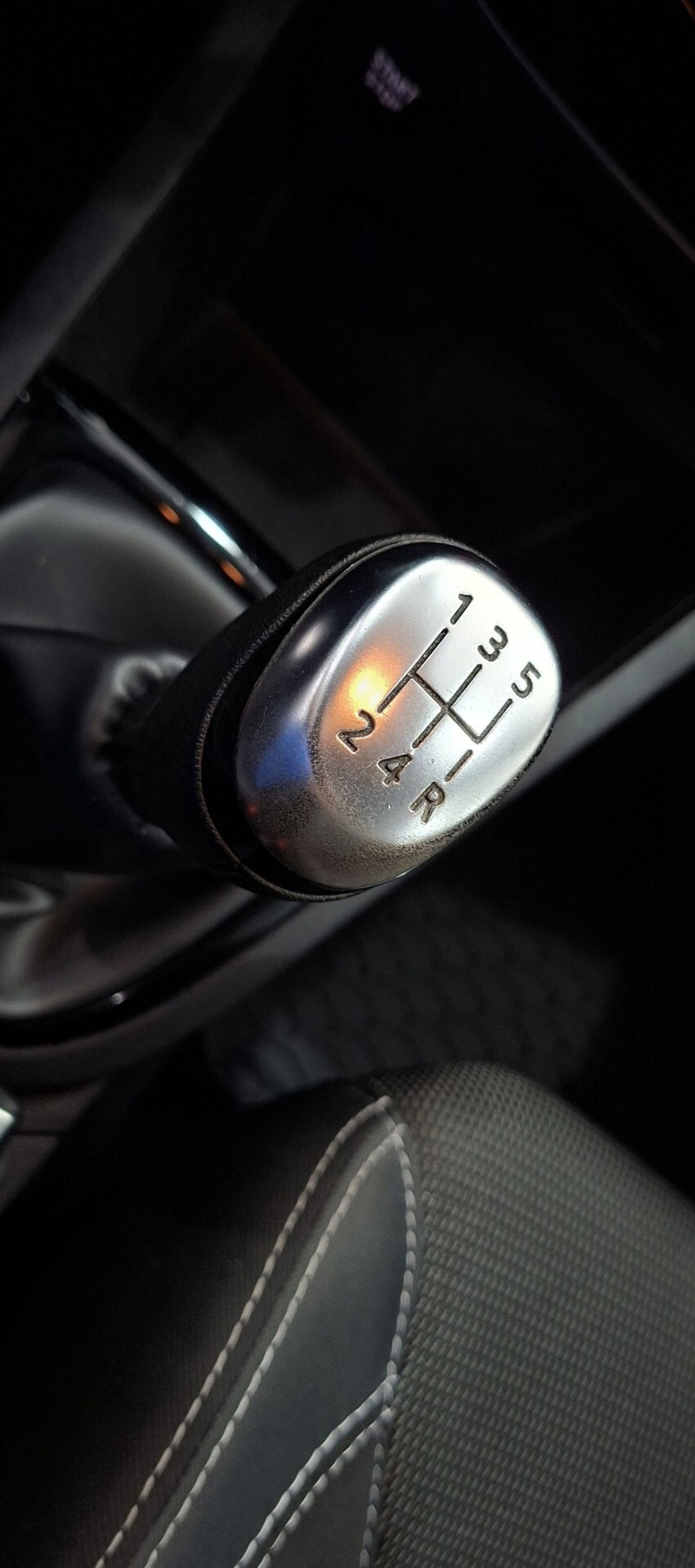 Renault Clio dCi 8V 75 CV 5 porte Moschino Zen (16)