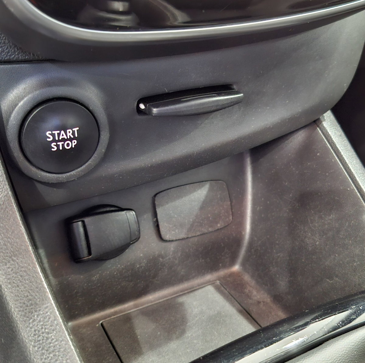 Renault Clio dCi 8V 75 CV 5 porte Moschino Zen (18)