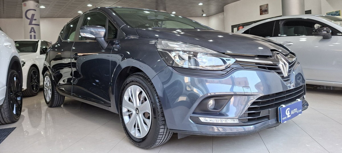Renault Clio dCi 8V 75 CV 5 porte Moschino Zen (5)