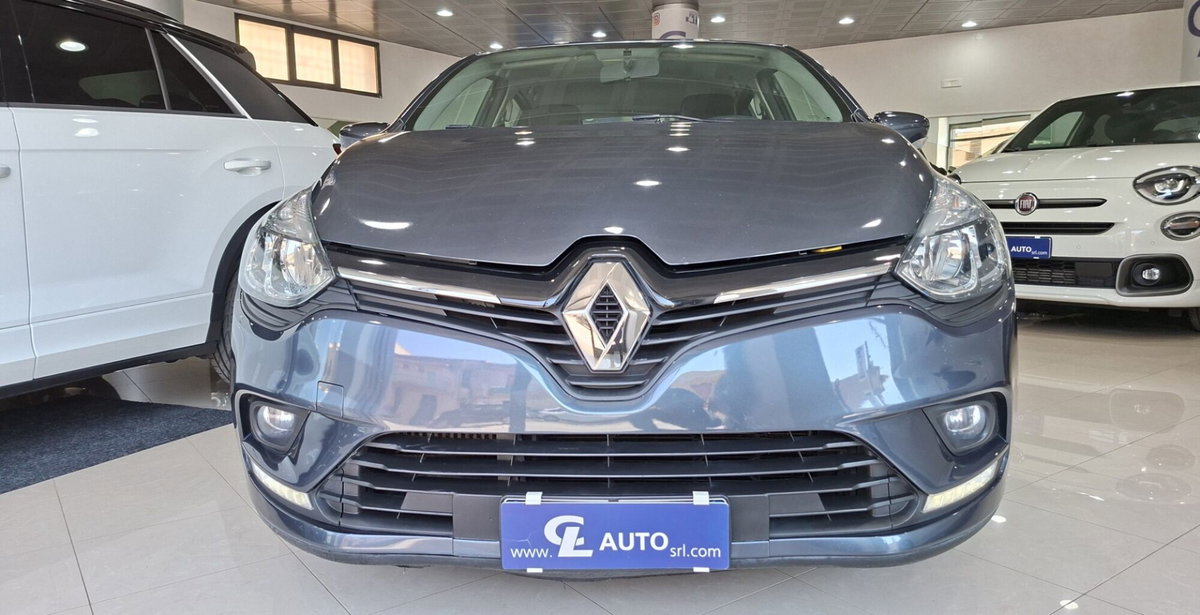 Renault Clio dCi 8V 75 CV 5 porte Moschino Zen (2)