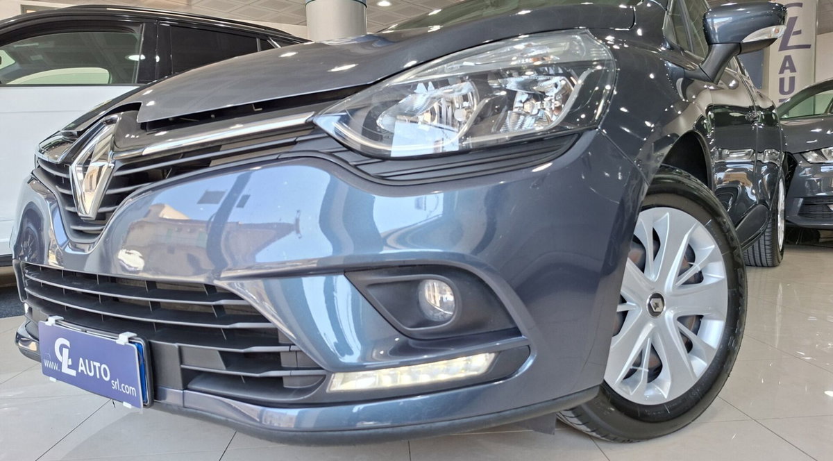 Renault Clio dCi 8V 75 CV 5 porte Moschino Zen (7)