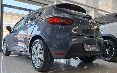 Renault Clio dCi 8V 75 CV 5 porte Moschino Zen (9)