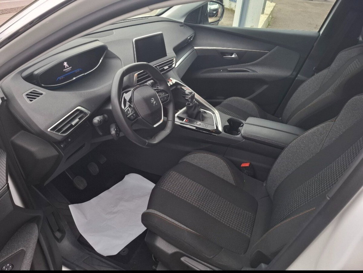 Peugeot 3008 BlueHDi 130 S&S EAT8 Active Pack (6)