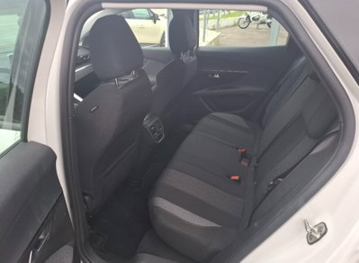 Peugeot 3008 BlueHDi 130 S&S EAT8 Active Pack (7)