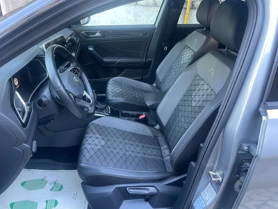 Volkswagen T-Roc 1.5 tsi R-Line dsg (9)