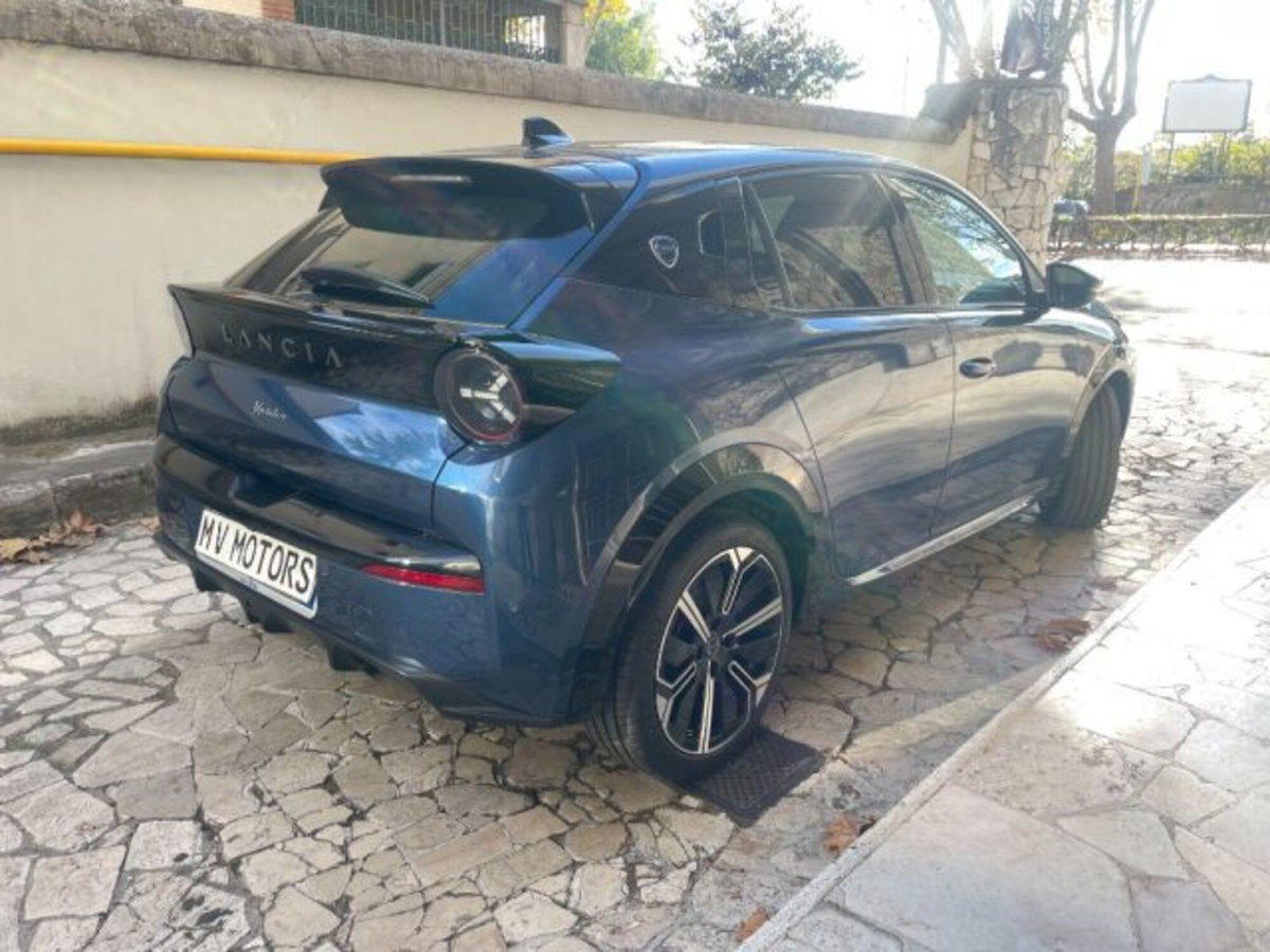Lancia Ypsilon 1.2 mhev Edizione Limitata Cassina e-dct (4)