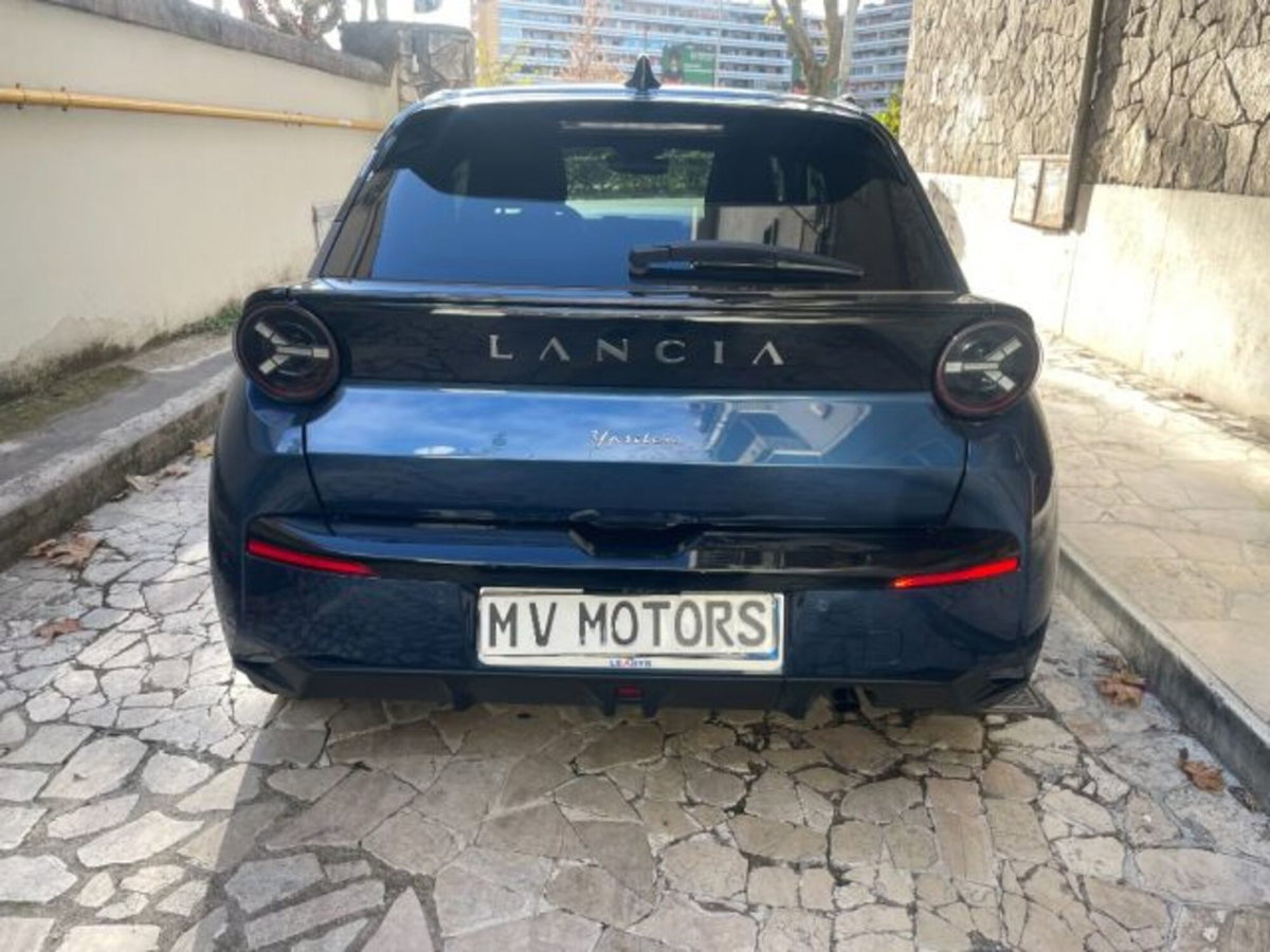 Lancia Ypsilon 1.2 mhev Edizione Limitata Cassina e-dct (5)