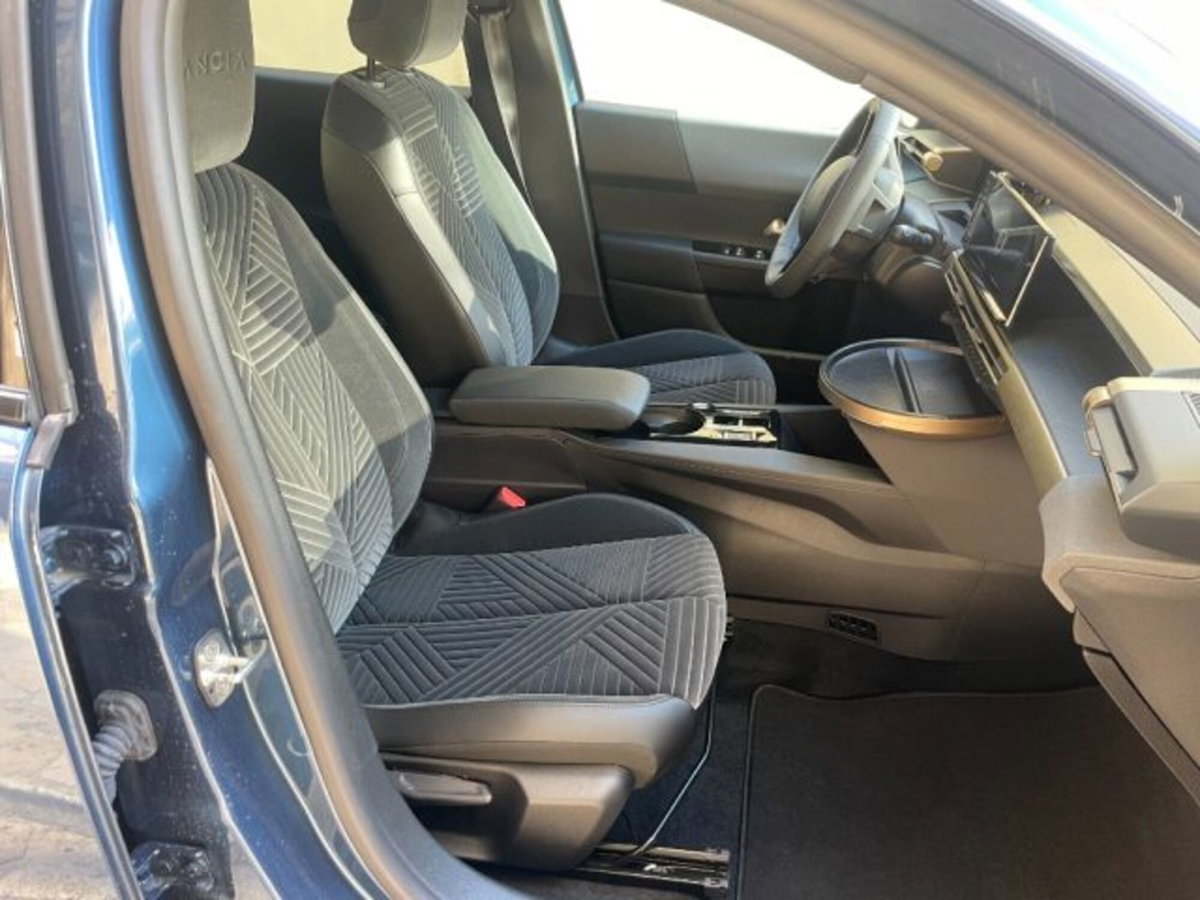Lancia Ypsilon 1.2 mhev Edizione Limitata Cassina e-dct (8)