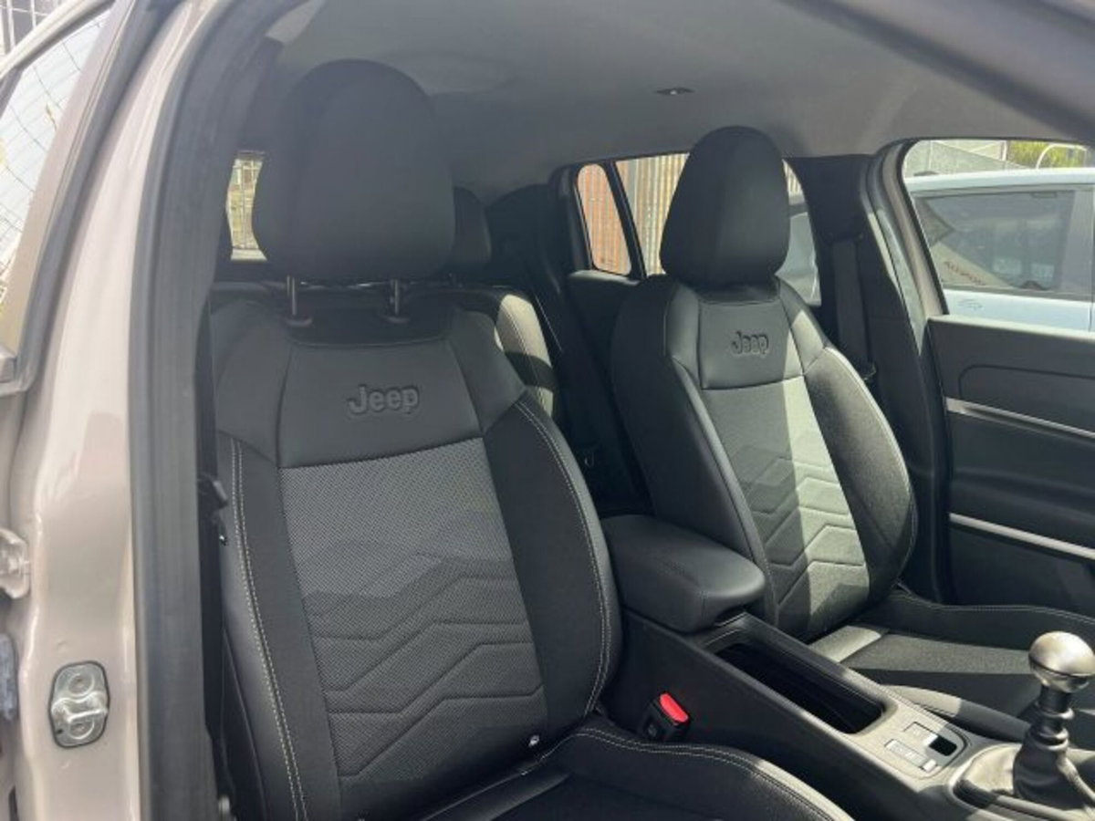 Jeep Avenger 1.2 turbo Summit fwd 100cv (13)