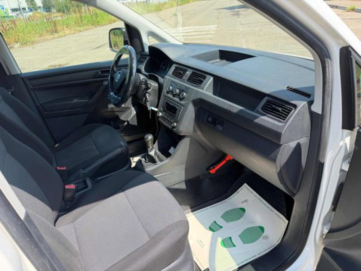 Volkswagen Caddy 2.0 TDI 122 CV 4MOTION Trendline (9)