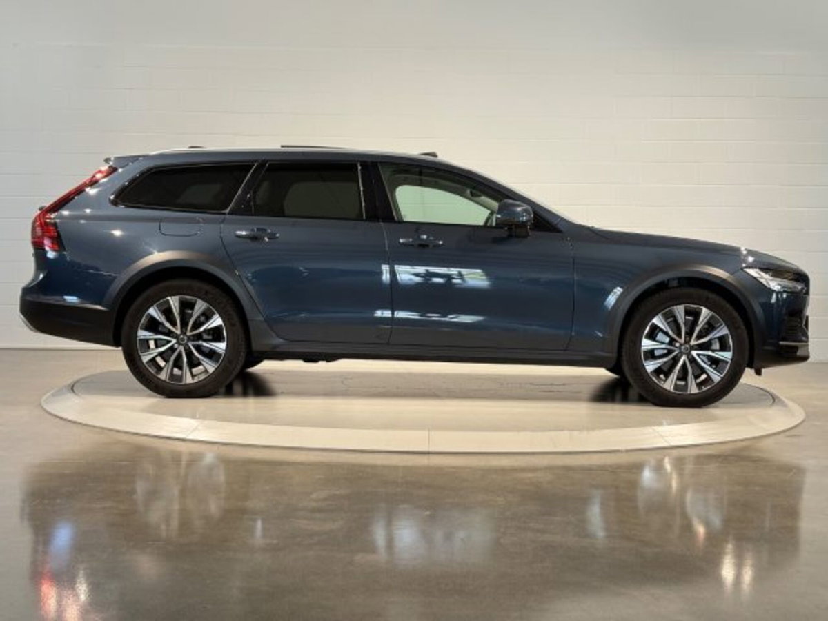Volvo V90 Cross Country 2.0 b4 Plus awd auto (6)