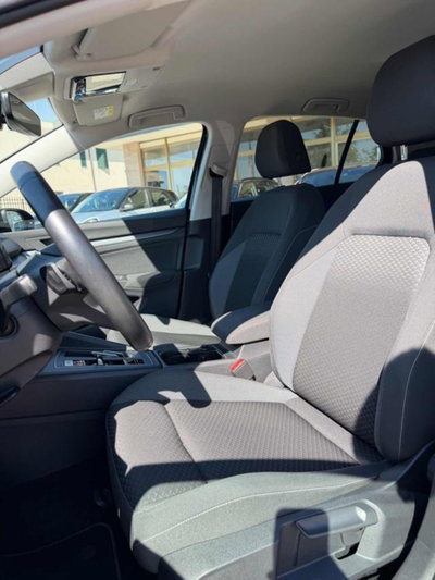 Volkswagen Golf Variant 2.0 tdi Life 150cv dsg (9)