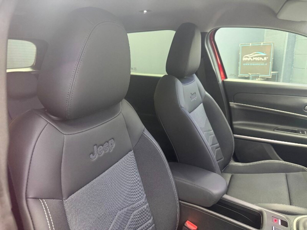 Jeep Avenger 1.2 turbo Summit fwd 100cv (10)
