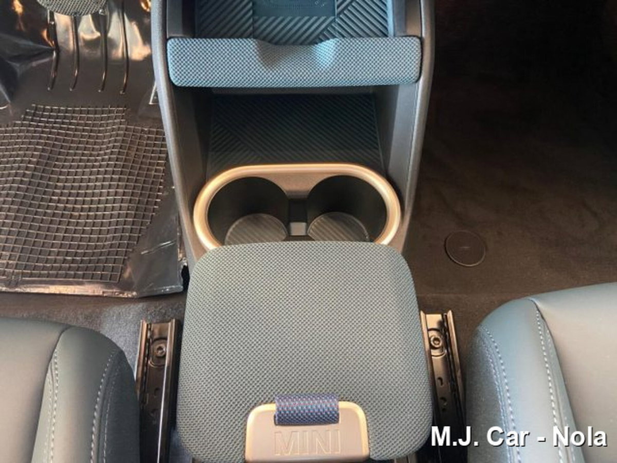 MINI Mini Countryman E Favoured (16)