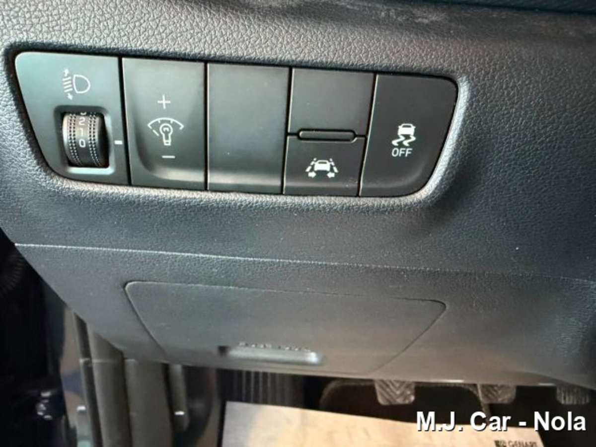 Hyundai Kona 1.6 CRDI 115 CV XTech (17)