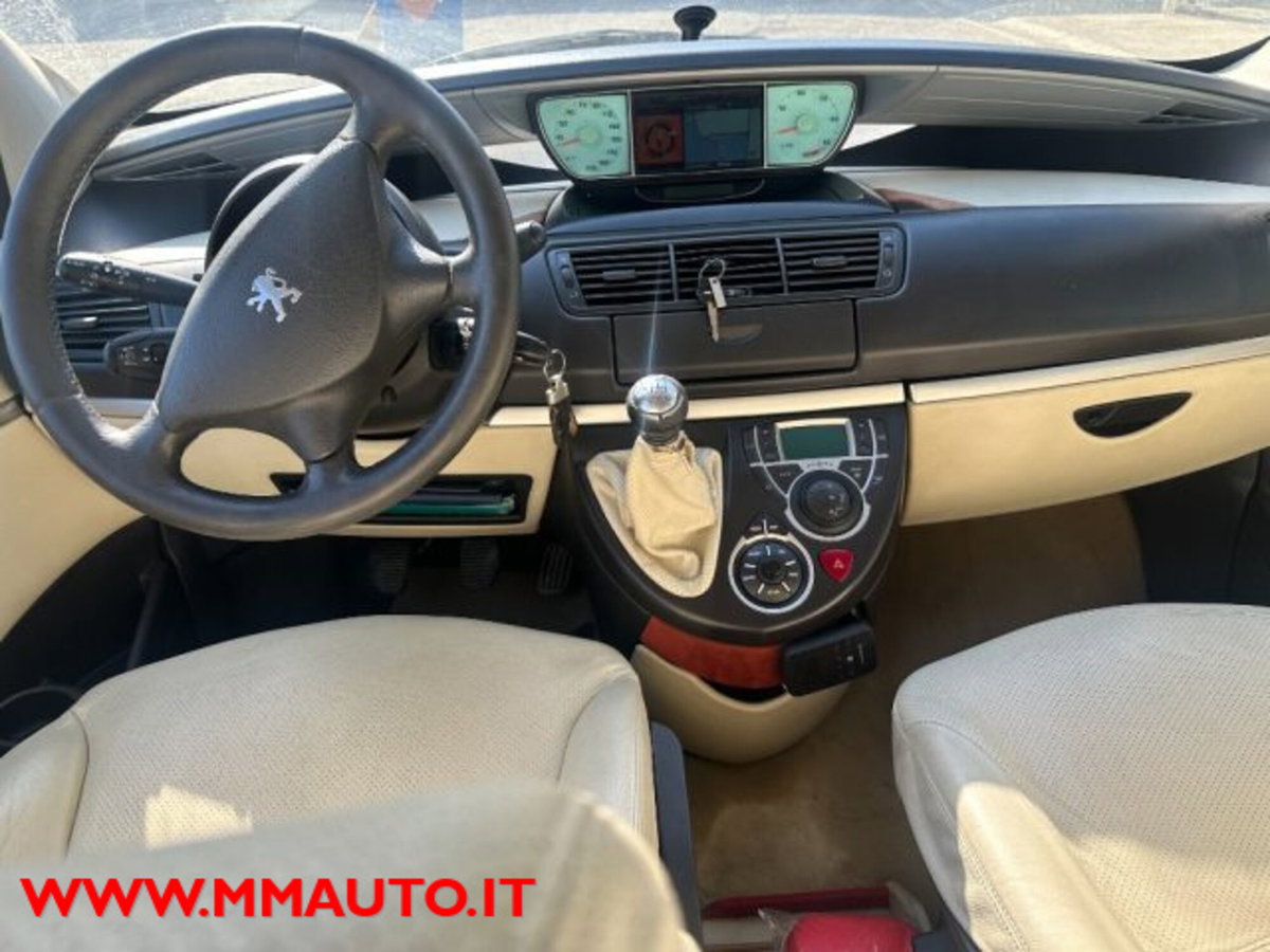 Peugeot 807 HDi FAP SV (8)