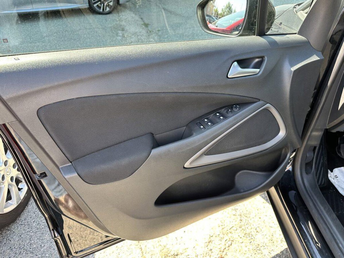 Opel Crossland X 1.2 12V Advance (7)