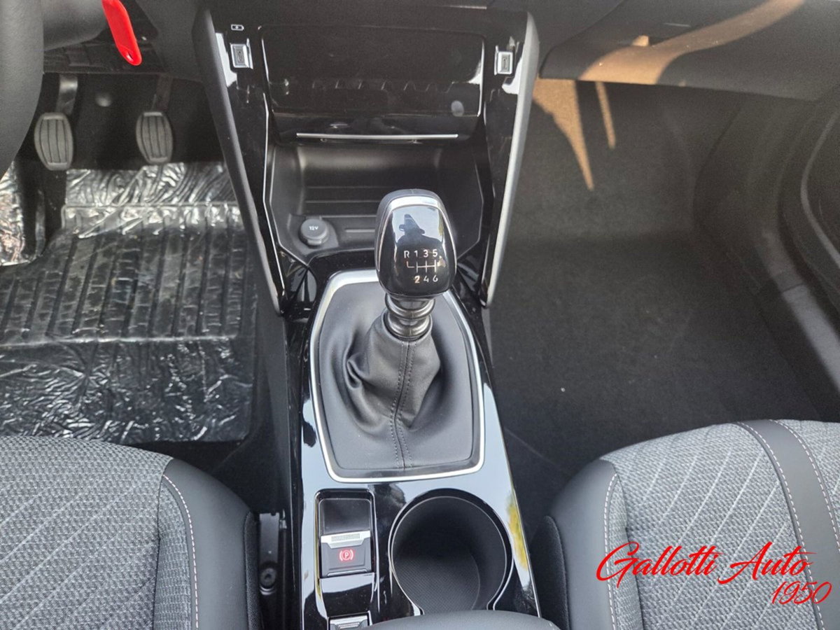 Peugeot 2008 1.2 turbo Allure 100cv (11)