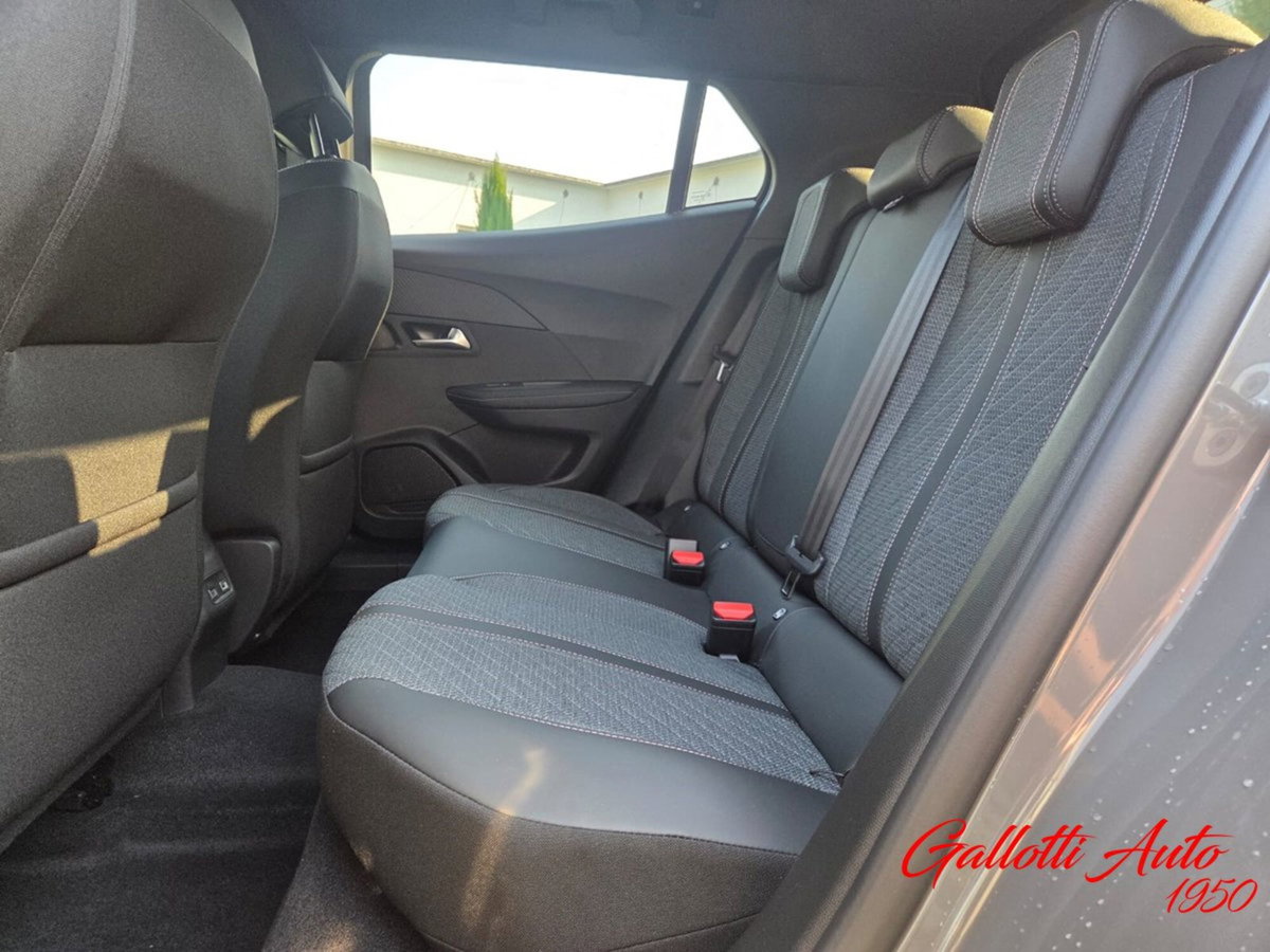 Peugeot 2008 1.2 turbo Allure 100cv (12)