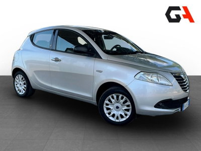 Lancia Ypsilon 1.2 69 CV 5 porte Silver (3)