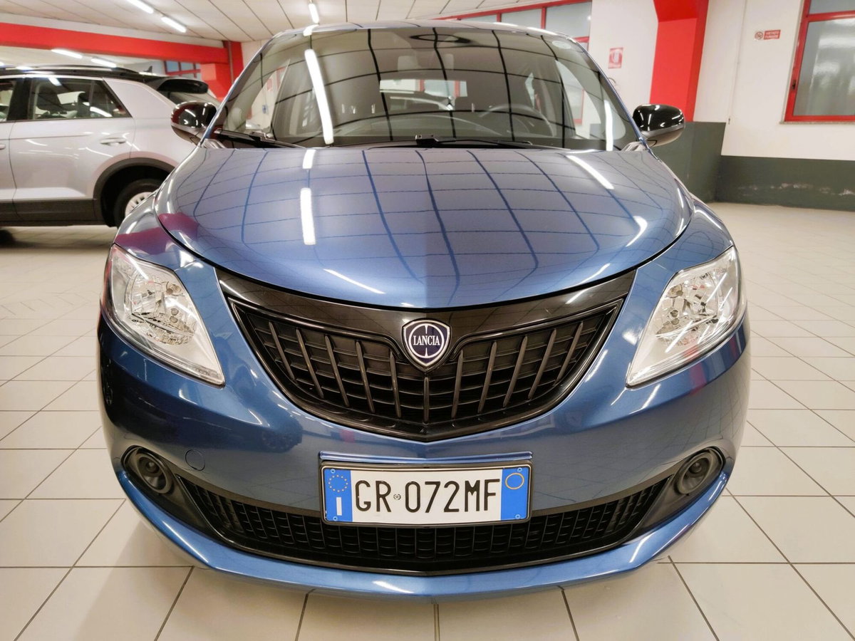 Lancia Ypsilon 1.0 FireFly 5 porte S&S Hybrid Silver Plus (2)