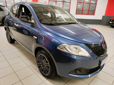 Lancia Ypsilon 1.0 FireFly 5 porte S&S Hybrid Silver Plus (3)