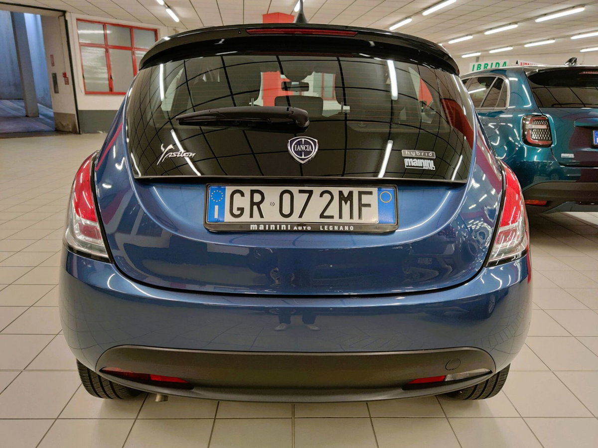 Lancia Ypsilon 1.0 FireFly 5 porte S&S Hybrid Silver Plus (5)