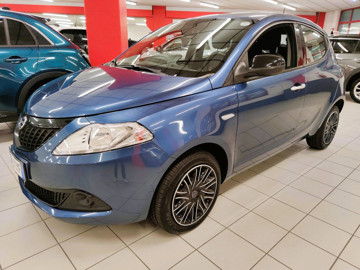 Lancia Ypsilon 1.0 FireFly 5 porte S&S Hybrid Silver Plus
