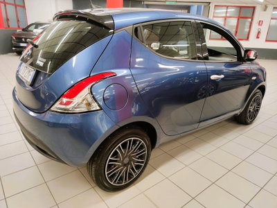 Lancia Ypsilon 1.0 FireFly 5 porte S&S Hybrid Silver Plus (4)