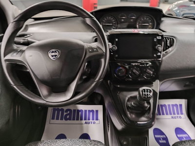 Lancia Ypsilon 1.0 FireFly 5 porte S&S Hybrid Silver Plus (9)