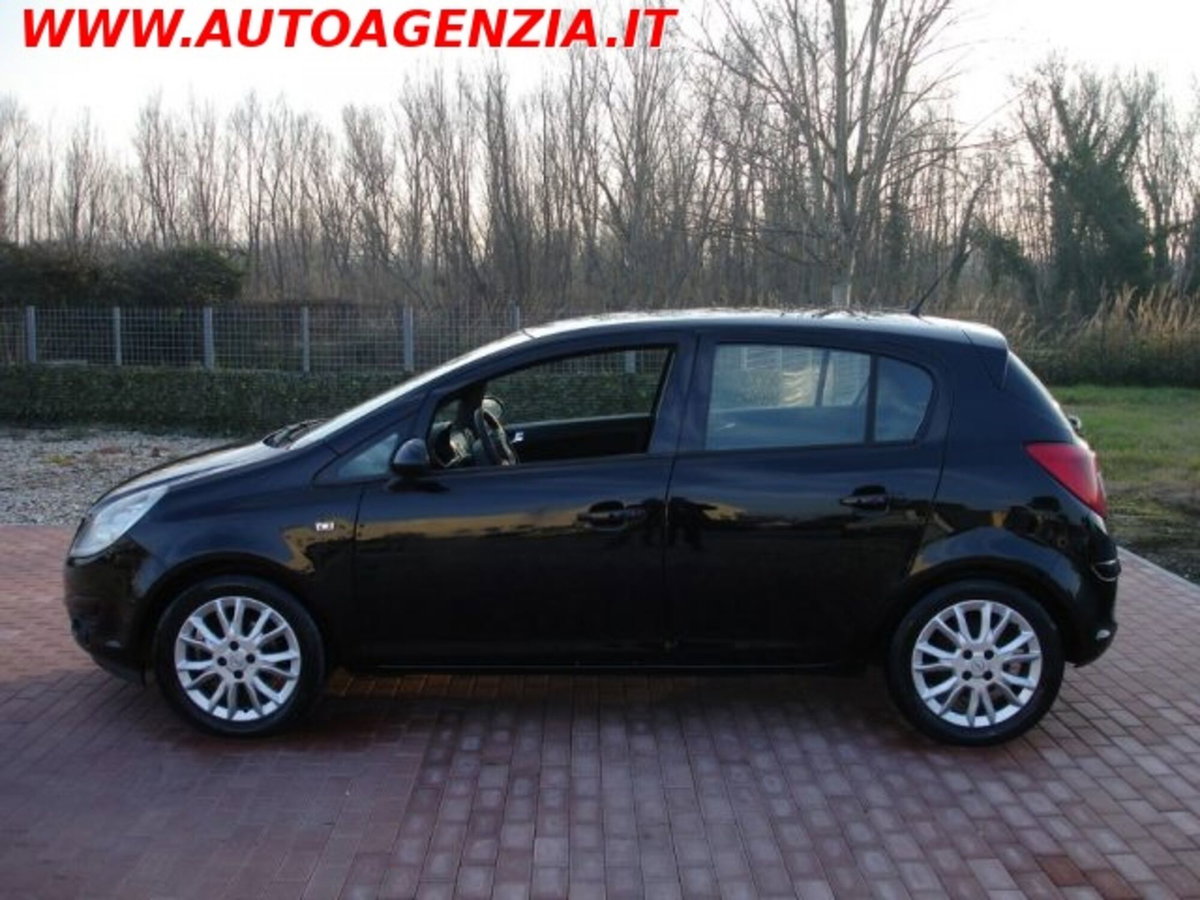 Opel Corsa 1.2 80CV 5 porte GPL-TECH Club (3)
