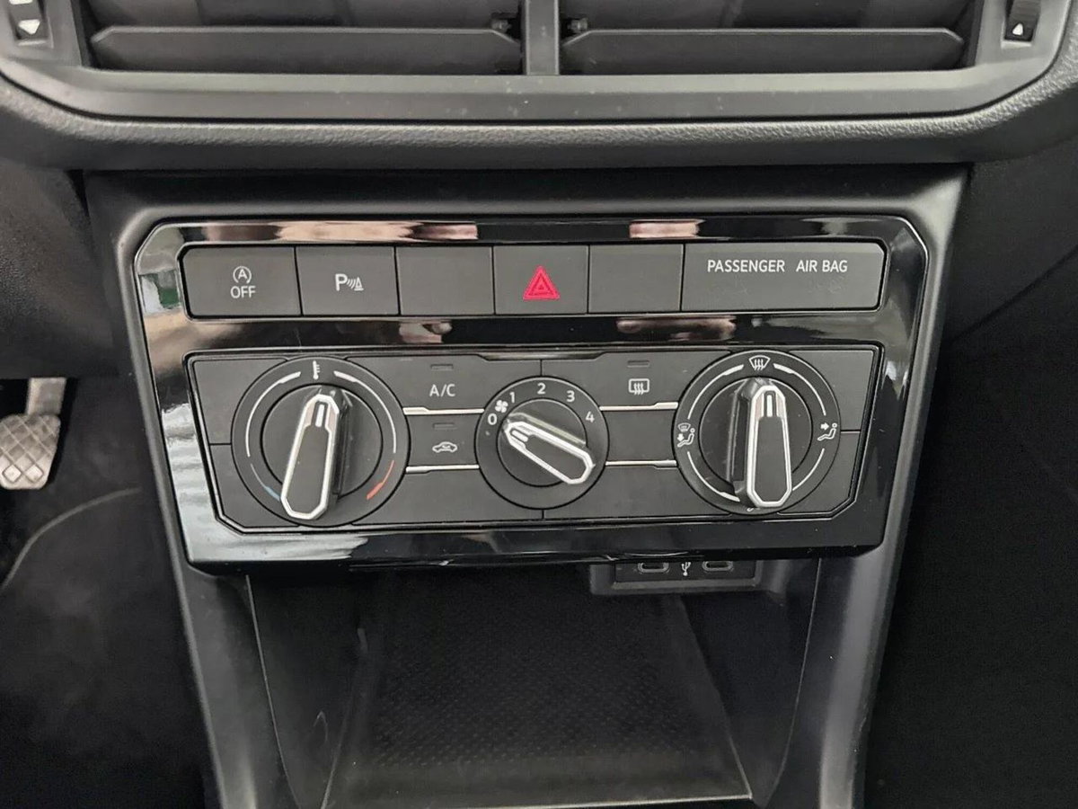 Volkswagen T-Cross 1.0 TSI 110 CV DSG Style (12)