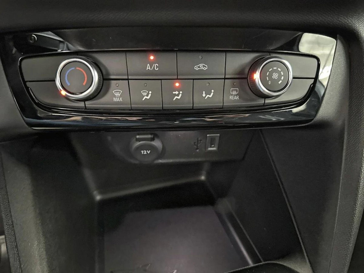 Opel Corsa 1.2 100 CV GS Line (18)
