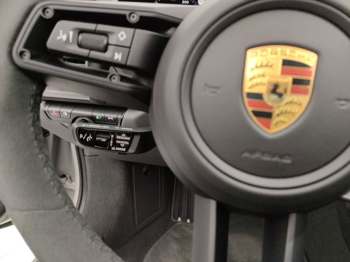 Porsche 911 Cabrio Targa 3.0 4 GTS (18)
