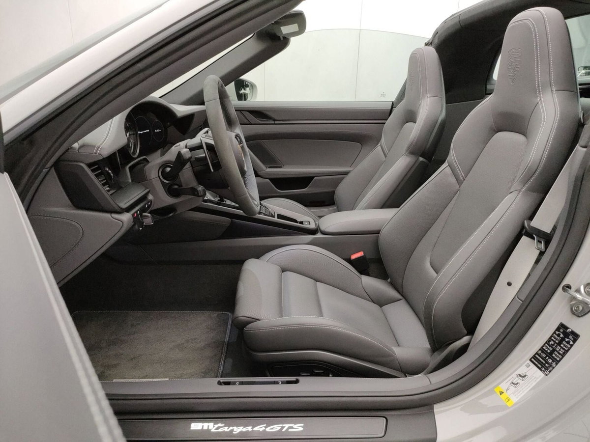 Porsche 911 Cabrio Targa 3.0 4 GTS (19)
