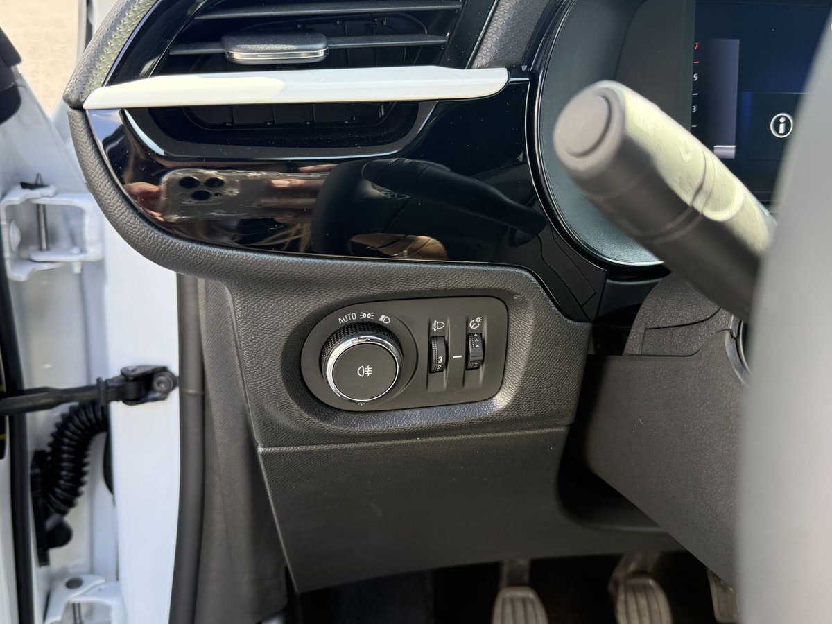 Opel Corsa 1.2 (10)
