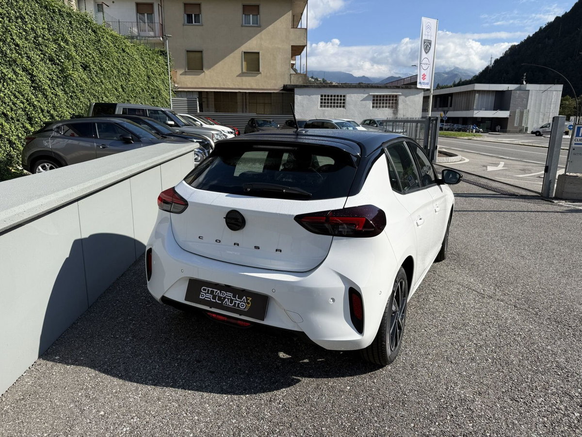 Opel Corsa 1.2 (2)