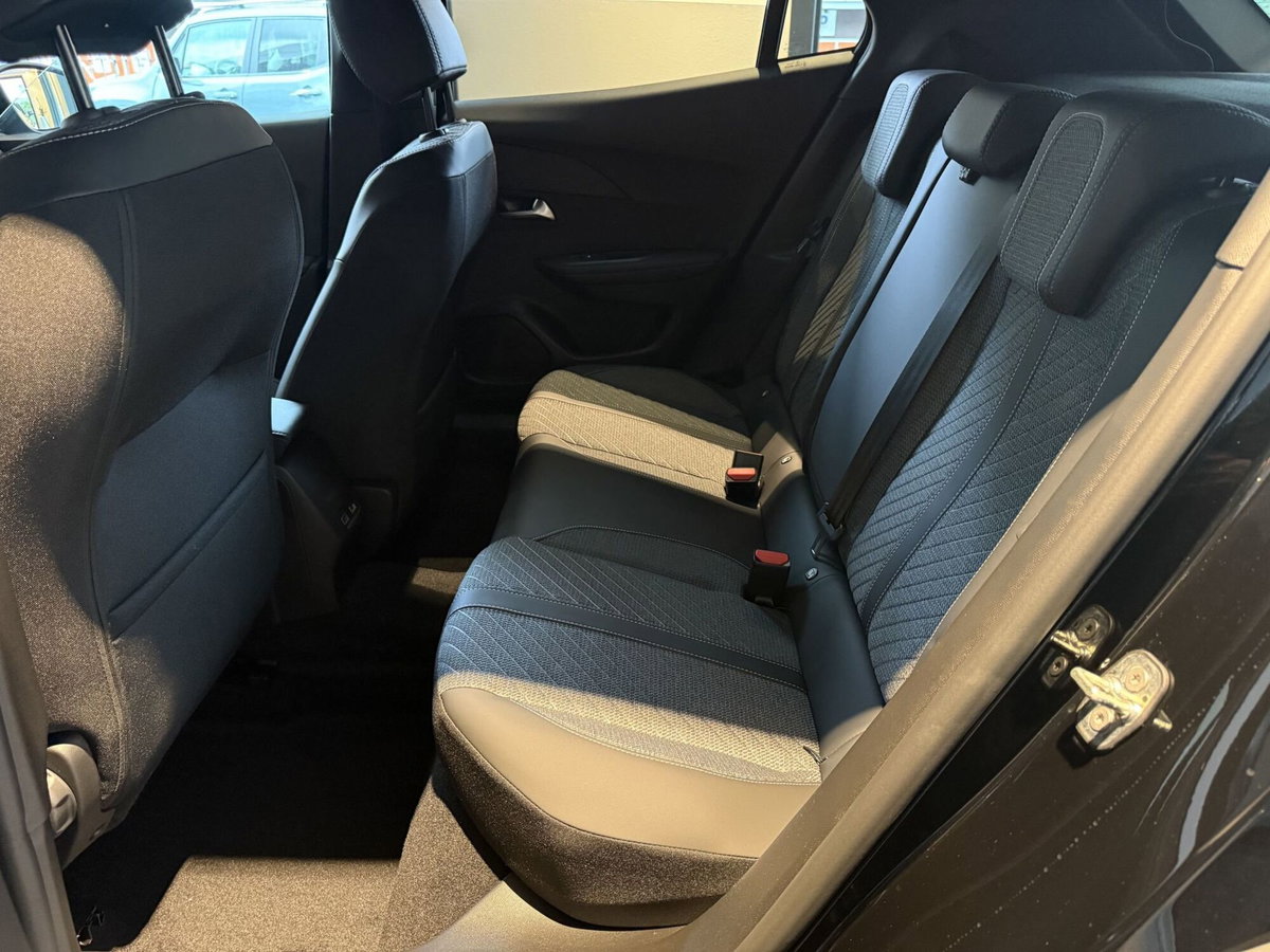 Peugeot 2008 1.2 hybrid Allure 110cv e-dcs6 (9)