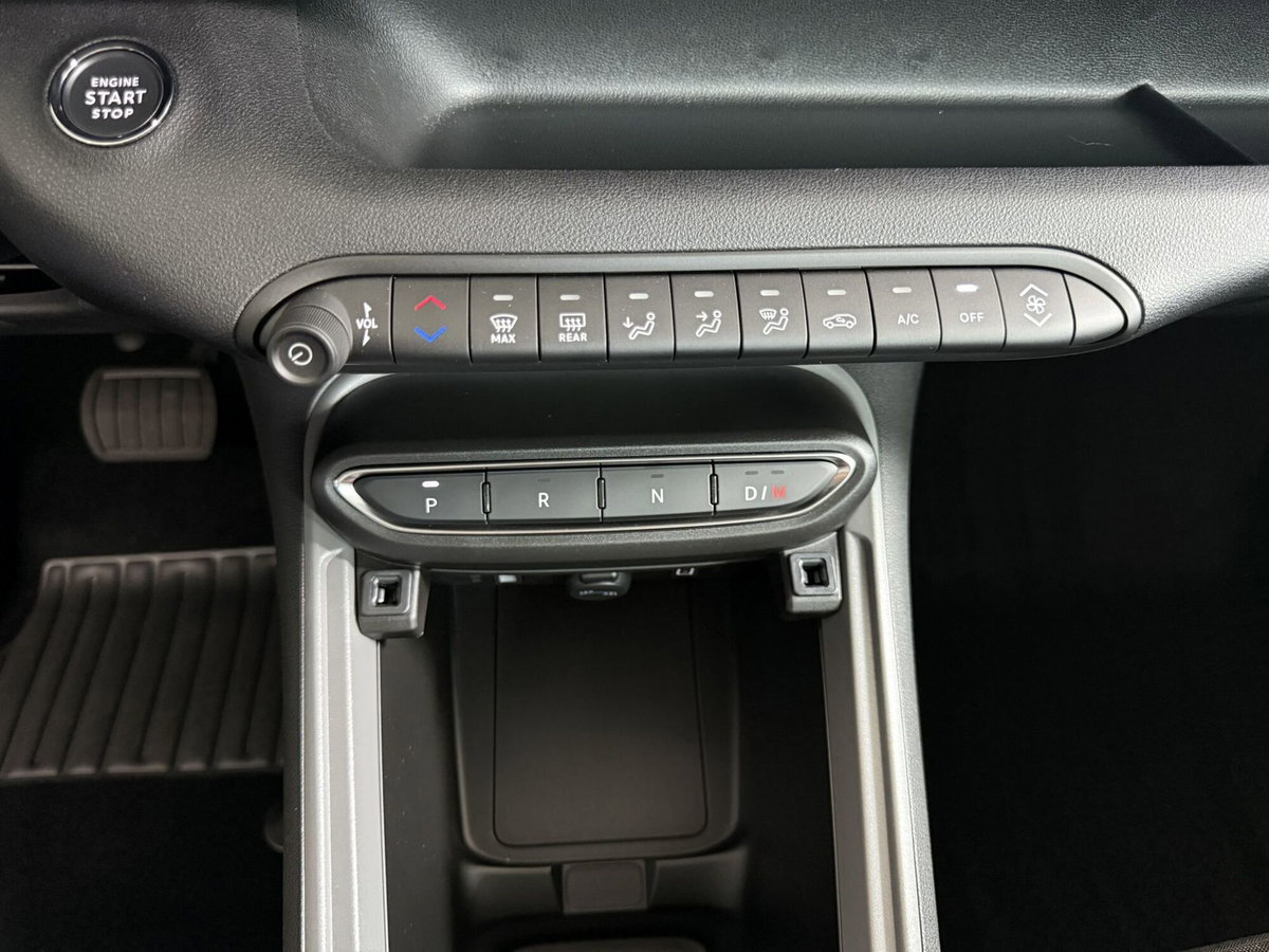 Jeep Avenger 1.2 turbo e-hybrid mhev Longitude fwd 110cv edct6 (13)