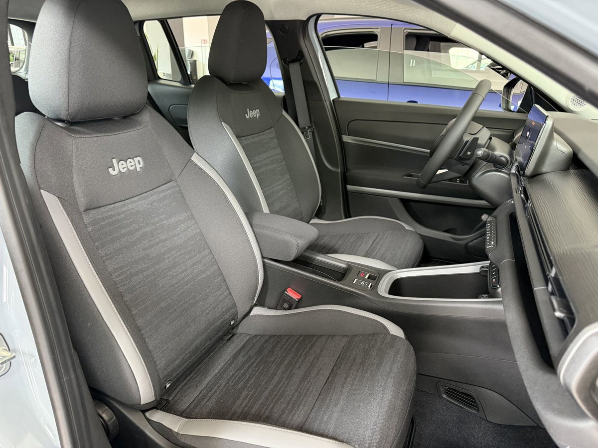 Jeep Avenger 1.2 turbo e-hybrid mhev Longitude fwd 110cv edct6 (8)
