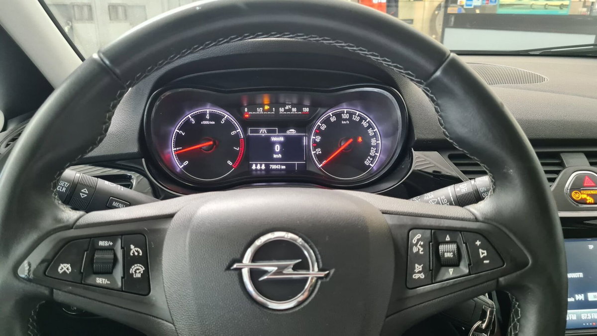 Opel Corsa 1.4 90CV GPL Tech 5 porte 120 Anniversary (16)